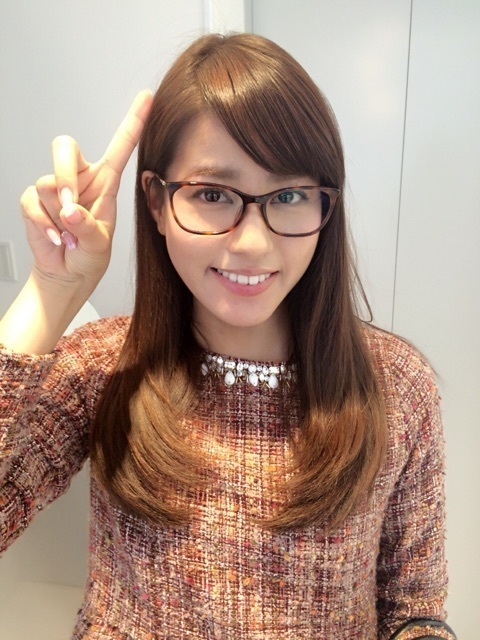メガネをかけた永島優美